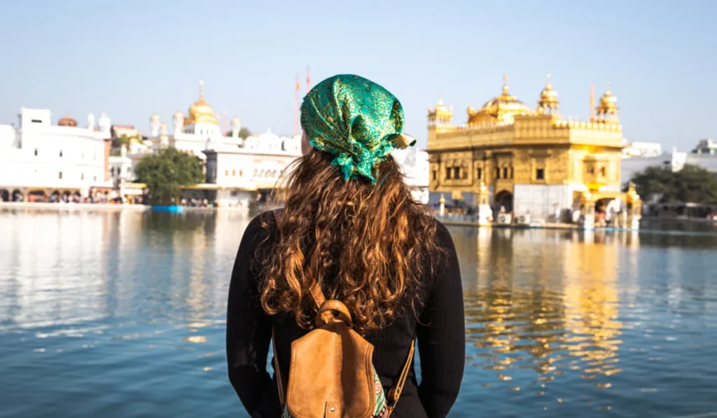 How Harmandir Sahib Became a Symbol of Unity and Equality 10 People coming from all over the world