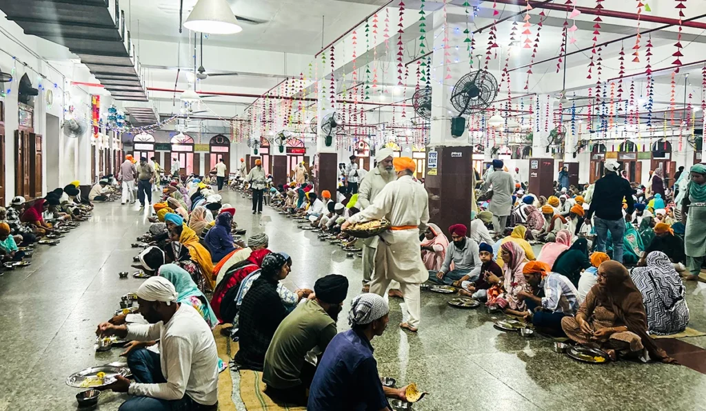 How Harmandir Sahib Became a Symbol of Unity and Equality 8 practice of Langar 1