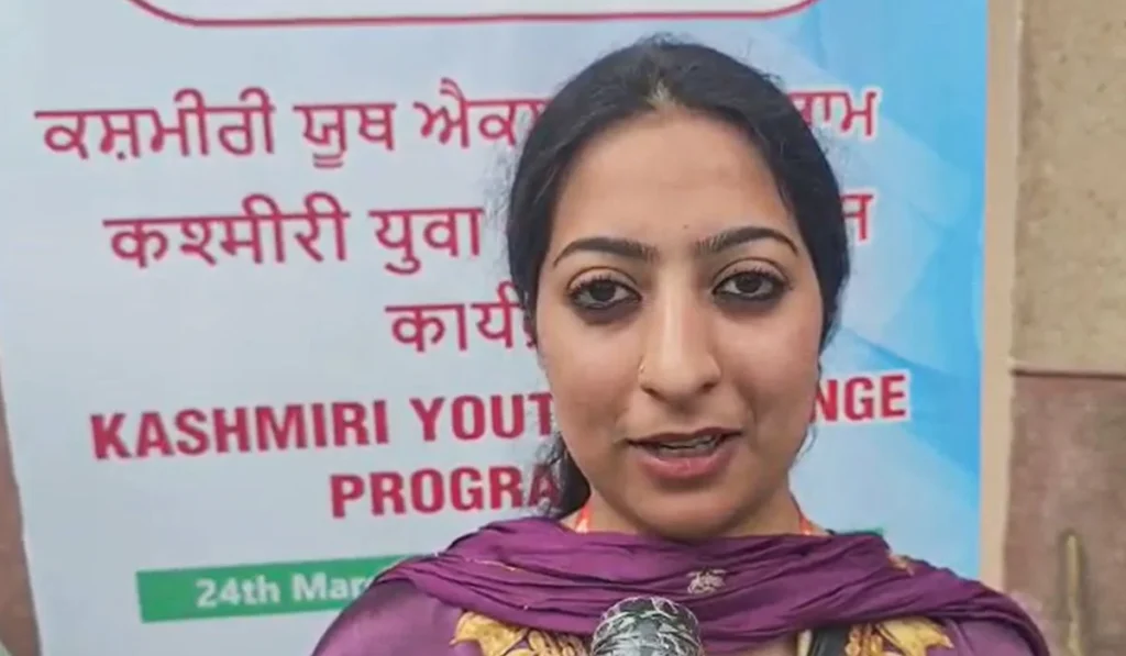 When Cultures Meet: A Journey Beyond Geography 6 When Punjab met Kashmir