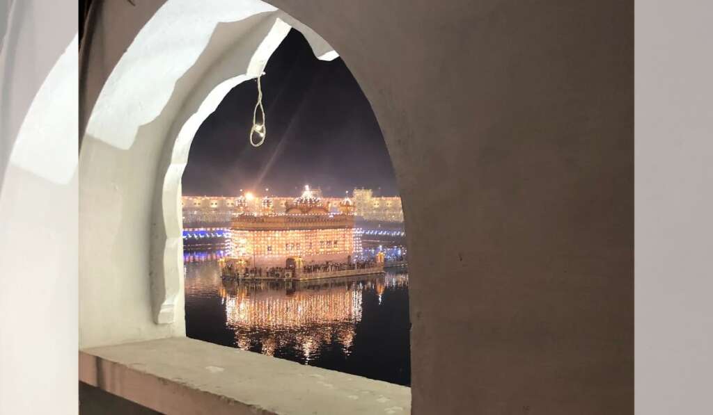 Miri-Piri Concept of Guru Hargobind Ji: A Point of Inflexion in the Evolution of Sikhism 6 Miri Piri Concept of Guru Hargobind Ji 3