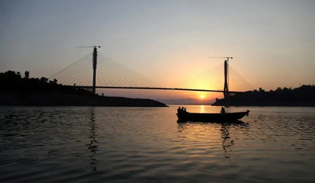 Punjab's 'Mini Goa': How Ranjit Sagar Dam Became North India's Favorite Destination for Water Sports and Weekend Getaways 7 Atal Setu Bridge