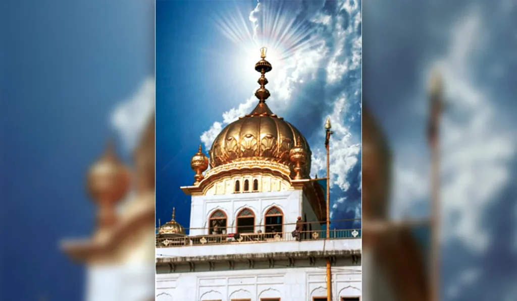 Akal Takht Sahib: A Great Legacy of Truth, Justice and Struggle 9 establishing Akal Takht Sahib